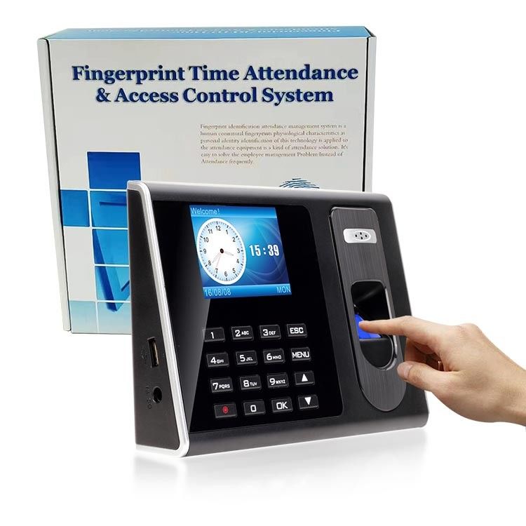 Gli impiegati perforano l'orologio marcatempo biometrico da tavolino dell'impronta digitale