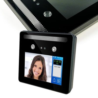 La carta TCP del lettore RFID del QR Code affronta la lettura della macchina biometrica